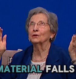 My Mother Completely Stole The Show – Peggy Rowe Ep. 483